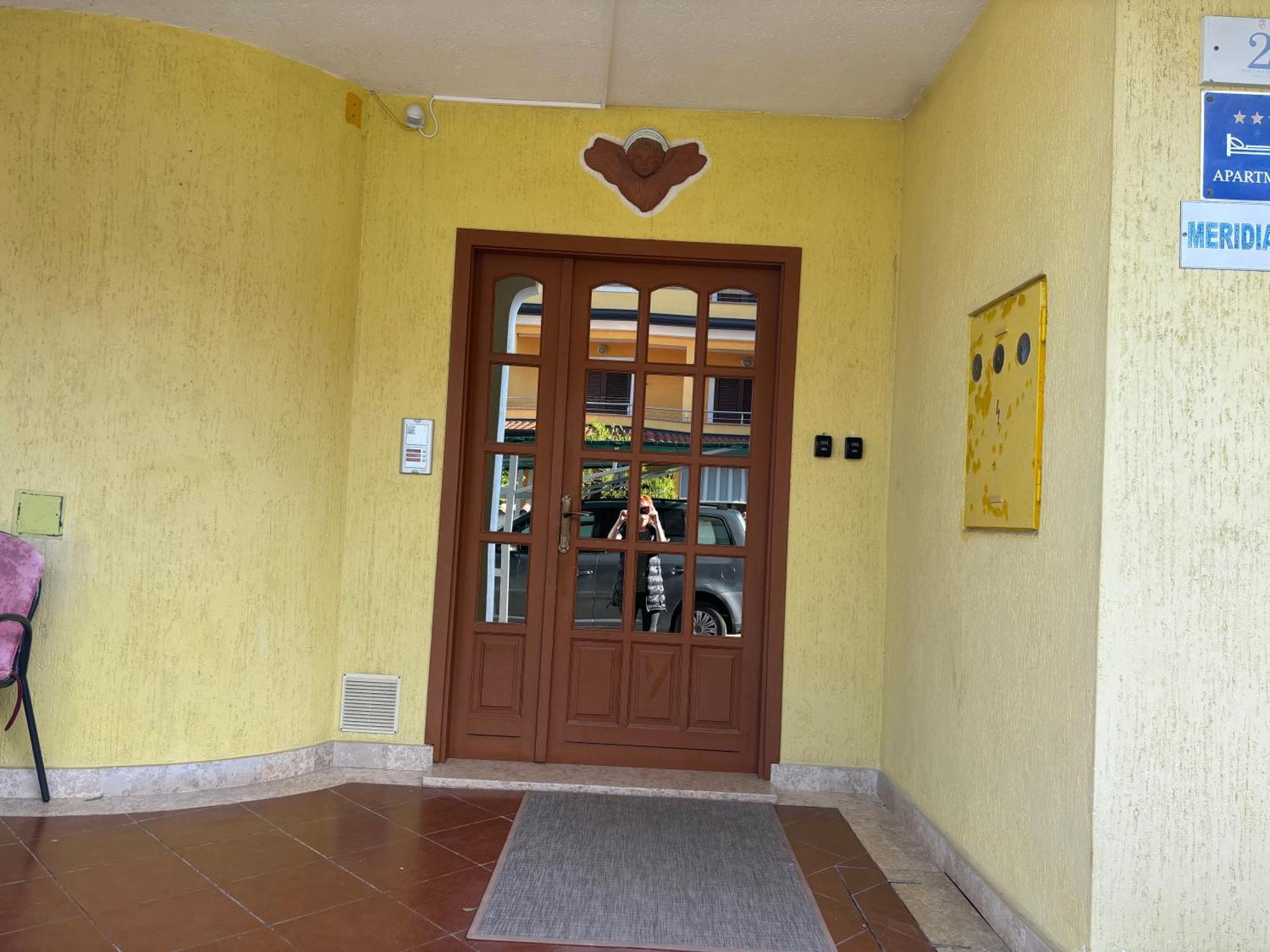 Apartment Meridiana ロヴィニ エクステリア 写真
